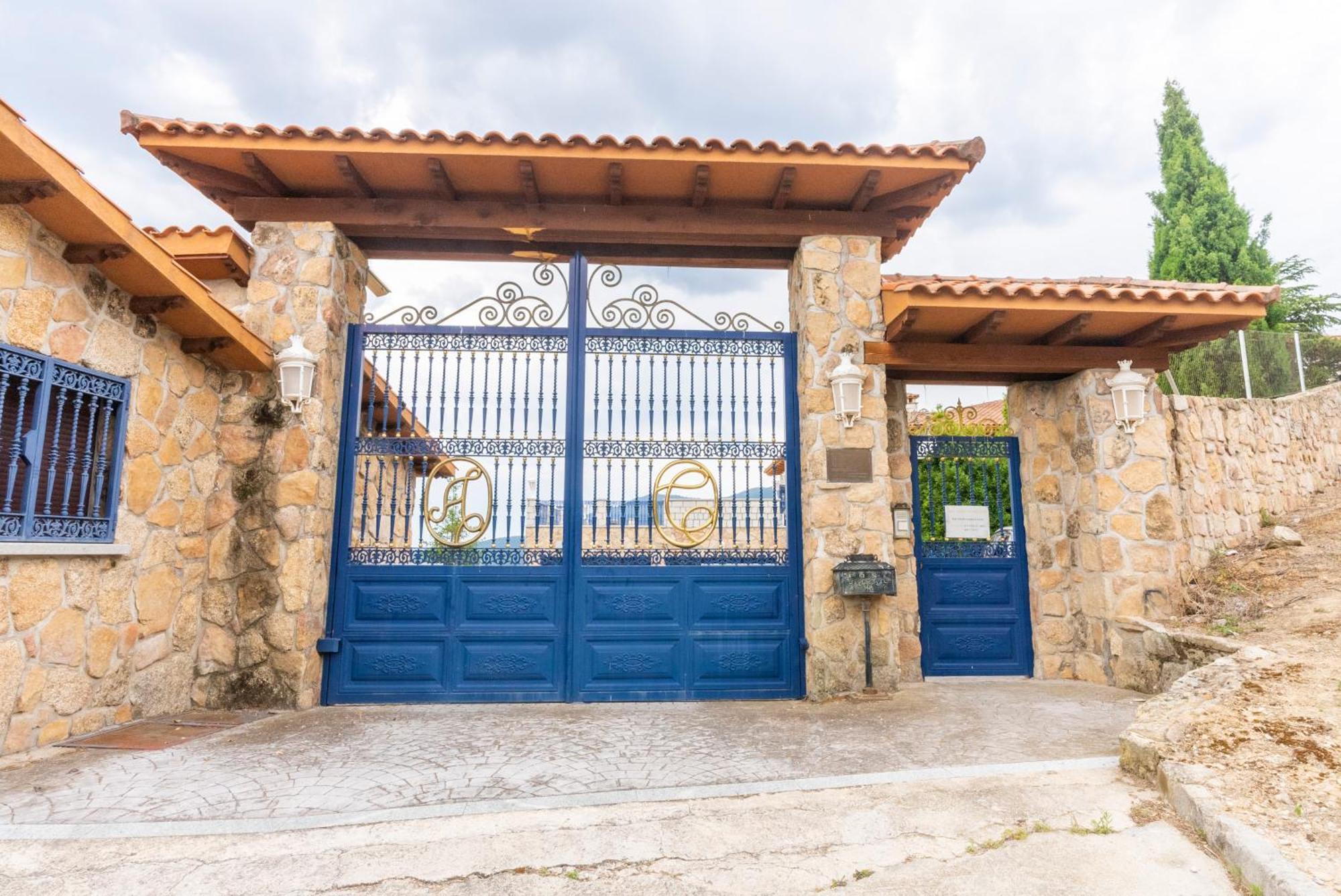 Mansion Con Jacuzzi A 40 Grados, Gran Piscina Y Padel Villa El Tiemblo Kültér fotó