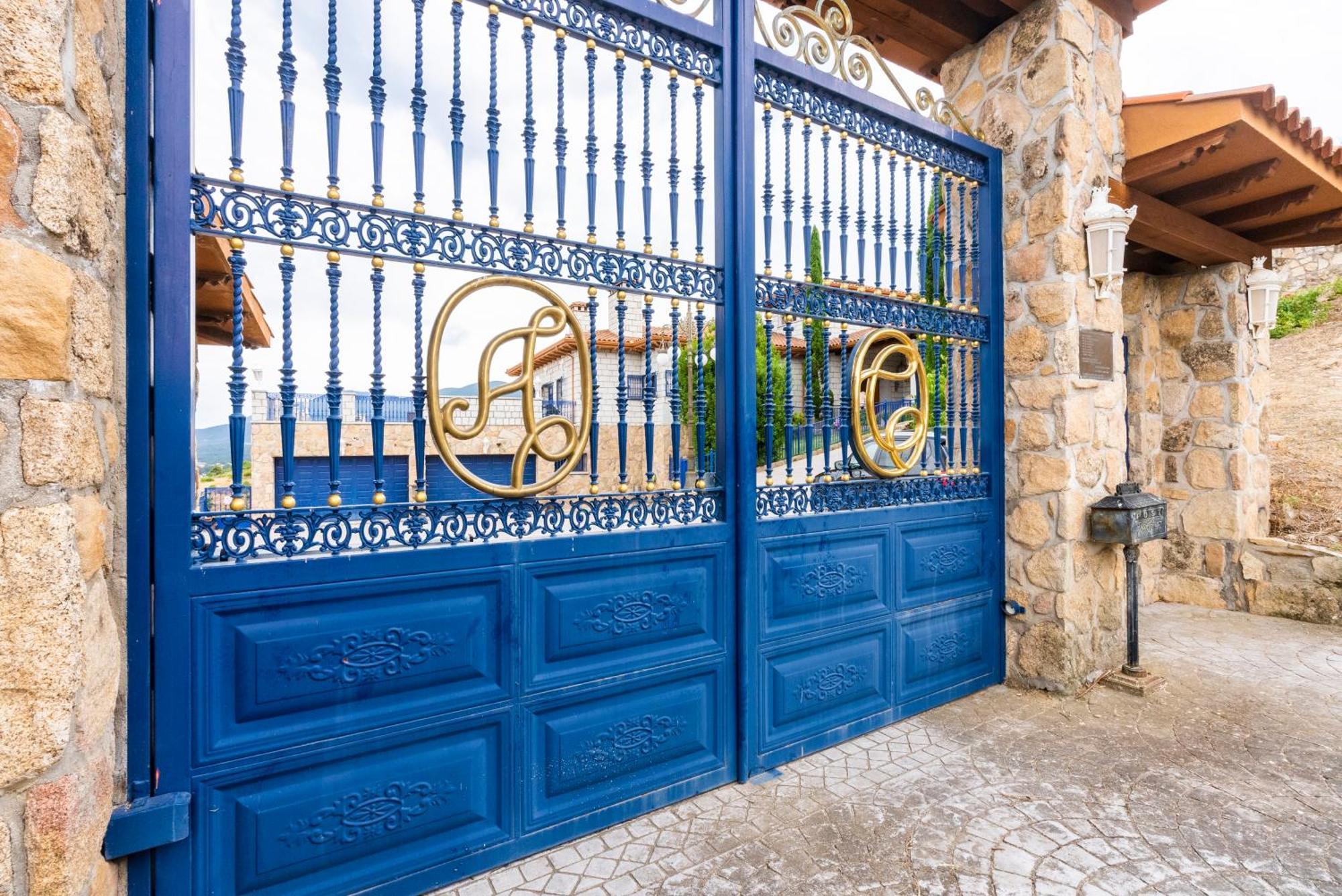 Mansion Con Jacuzzi A 40 Grados, Gran Piscina Y Padel Villa El Tiemblo Kültér fotó