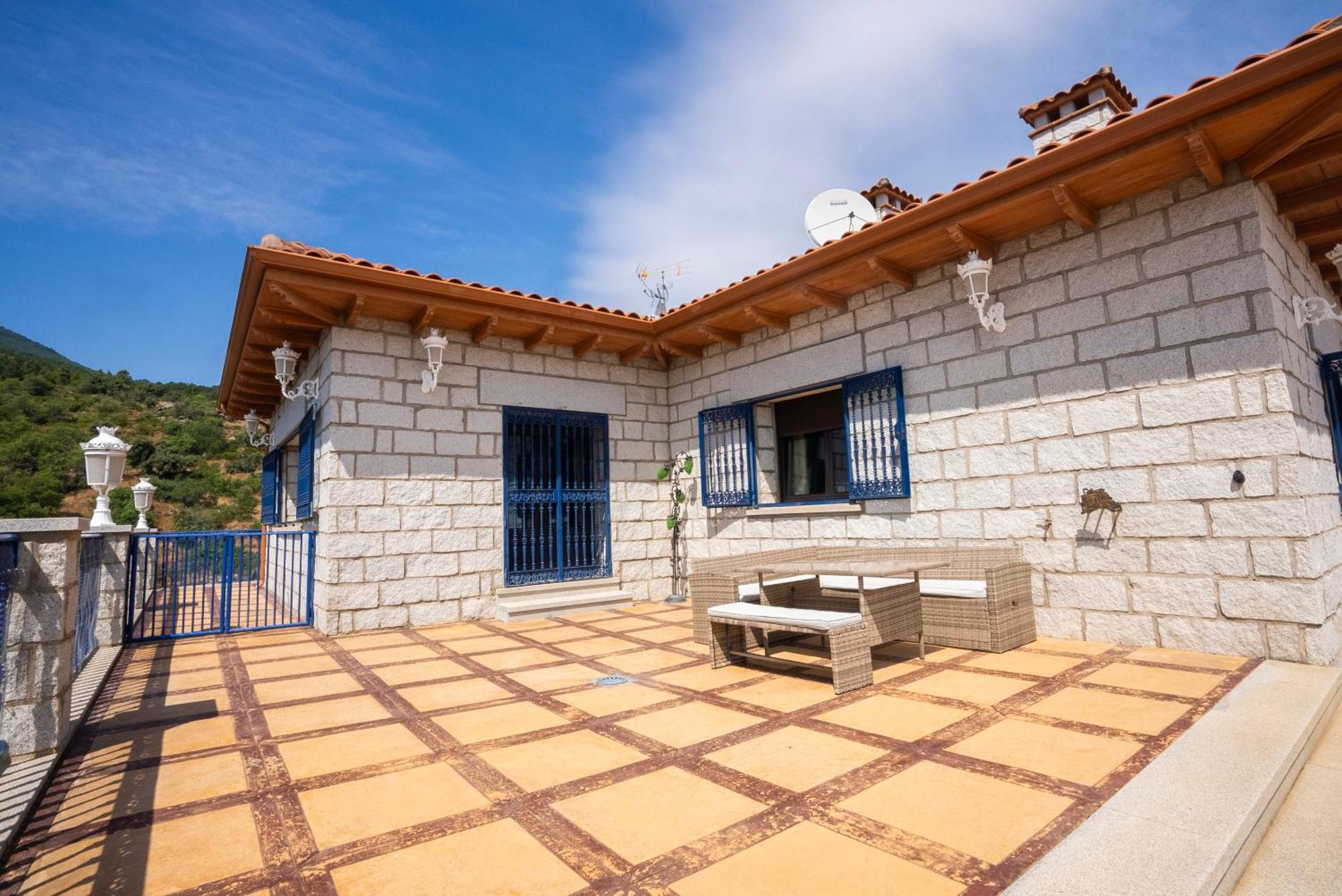 Mansion Con Jacuzzi A 40 Grados, Gran Piscina Y Padel Villa El Tiemblo Kültér fotó