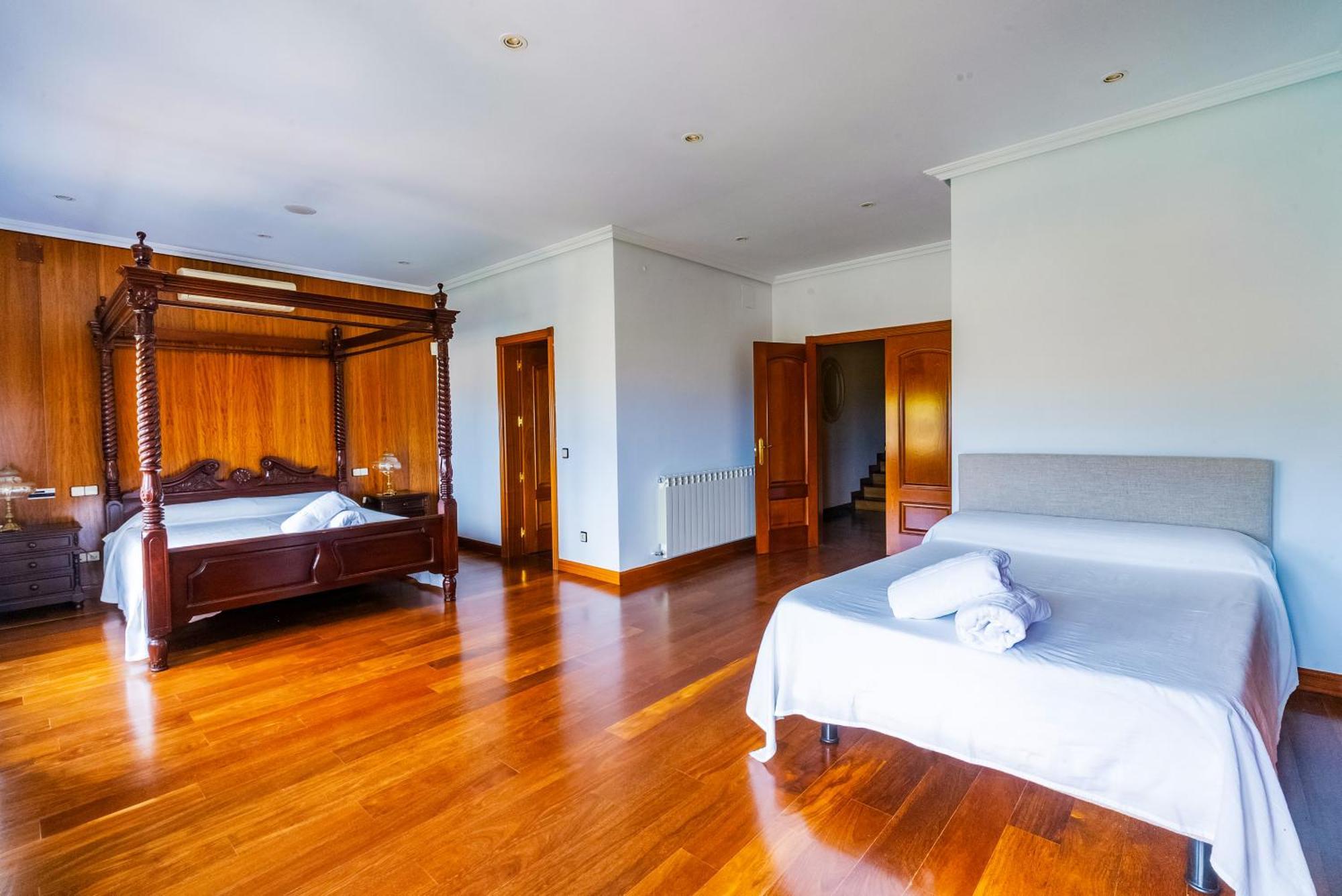 Mansion Con Jacuzzi A 40 Grados, Gran Piscina Y Padel Villa El Tiemblo Kültér fotó