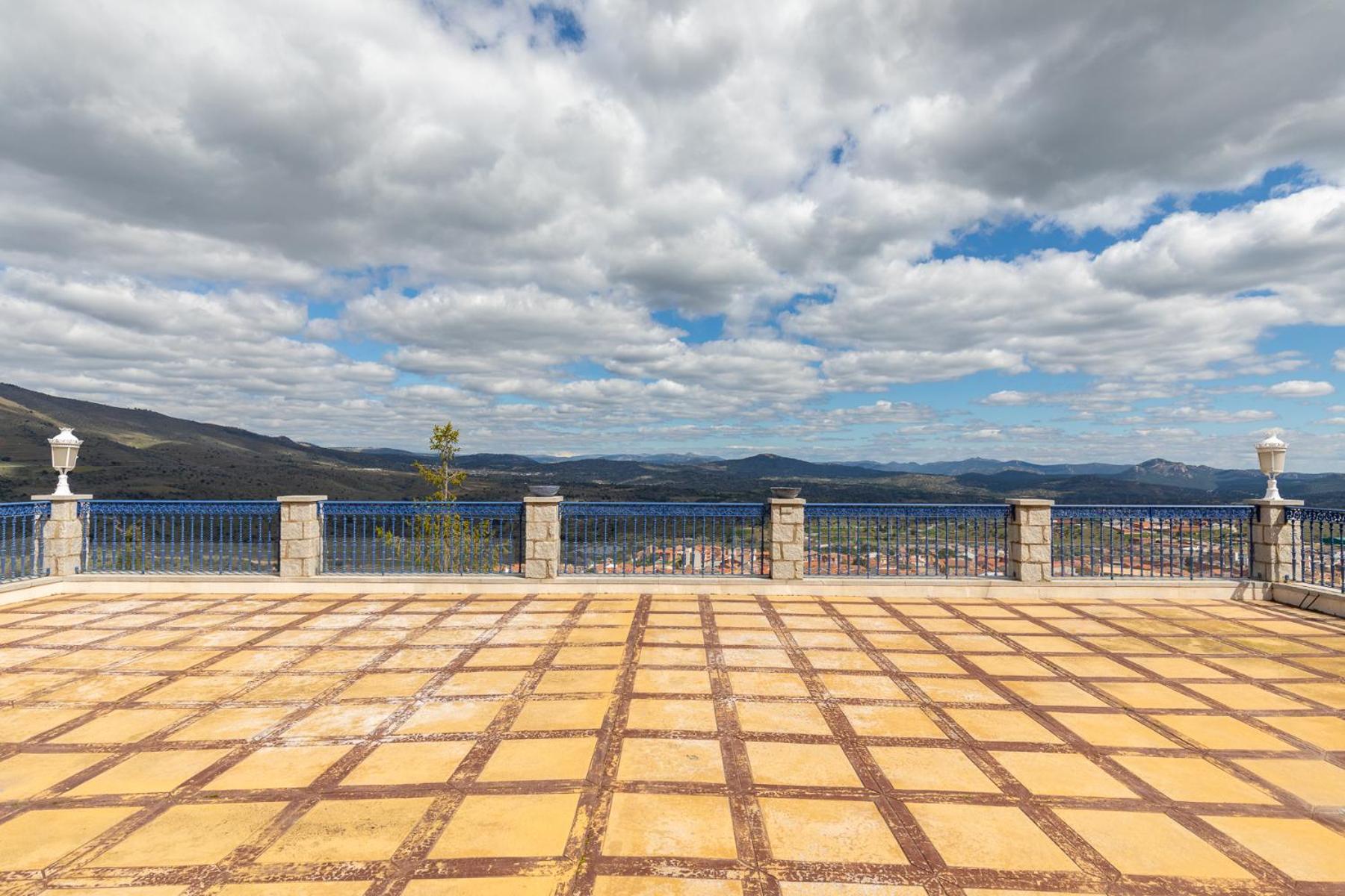Mansion Con Jacuzzi A 40 Grados, Gran Piscina Y Padel Villa El Tiemblo Kültér fotó